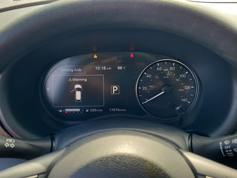 Certified 2024 Nissan Kicks SV FWD image 18