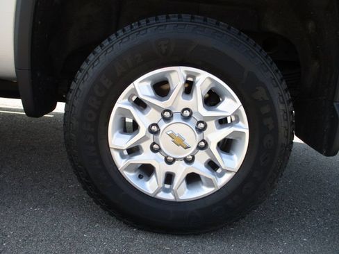 Used 2022 Chevrolet Silverado 2500 LT w/ All Star Edition AWD/4WD image 4