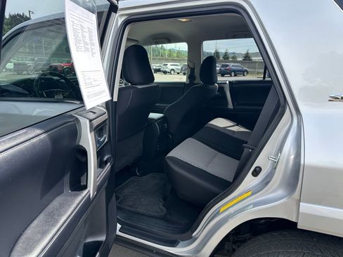 Used 2016 Toyota 4Runner SR5 AWD/4WD image 14