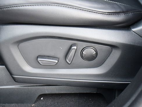 Used 2023 Ford Explorer XLT w/ Equipment Group 202A image 14