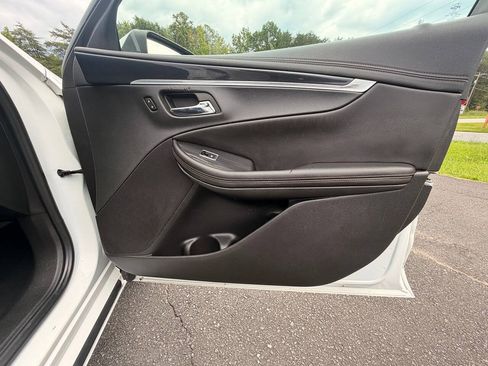 Used 2018 Chevrolet Impala LT FWD image 17