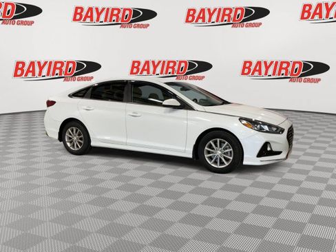 Used 2019 Hyundai Sonata SE FWD image 2