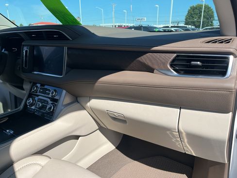 Used 2024 GMC Yukon XL Denali w/ Denali Reserve Package AWD/4WD image 52