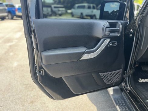 Used 2015 Jeep Wrangler Sahara w/ Connectivity Group AWD/4WD image 10