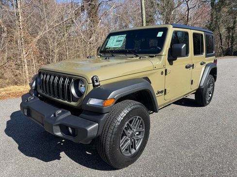 Used 2025 Jeep Wrangler Unlimited Sport image 2