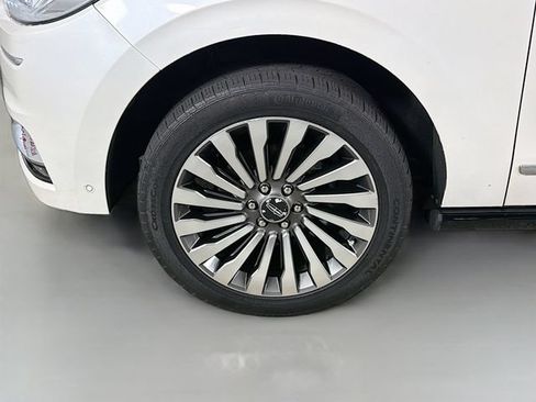 Used 2019 Lincoln Navigator Reserve AWD/4WD image 35