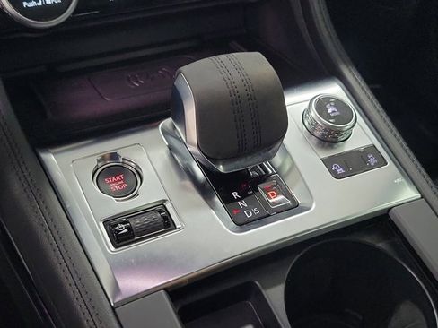 Used 2023 Jaguar F-PACE S image 33