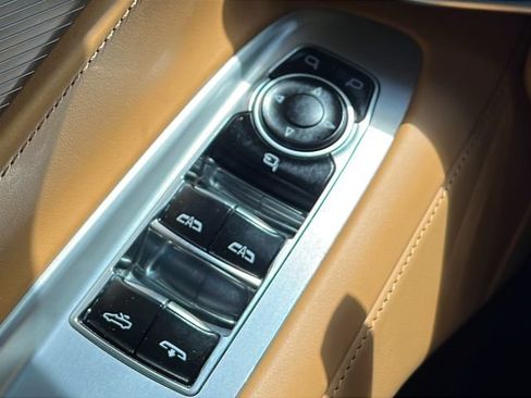 Used 2026 Chevrolet Corvette Stingray Premium Conv w/ Z51 Performance Package RWD image 18