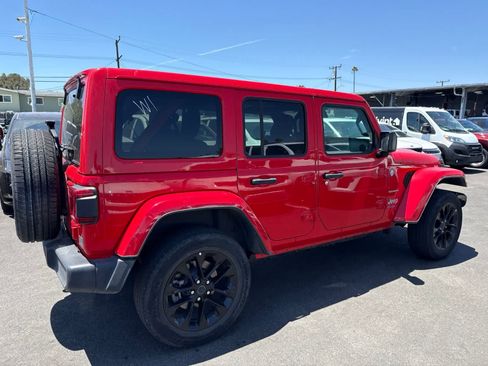 Used 2024 Jeep Wrangler Unlimited Sahara AWD/4WD image 11