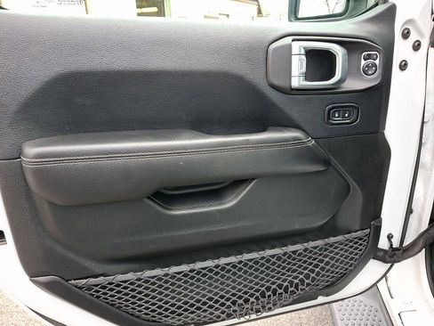 Certified 2018 Jeep Wrangler Unlimited Sahara image 13