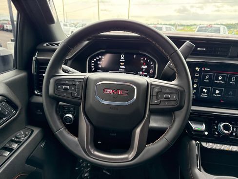 Used 2025 GMC Sierra 2500 AT4 w/ Technology Package AWD/4WD image 14