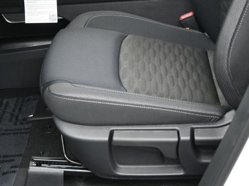 New 2026 Nissan Pathfinder S image 17