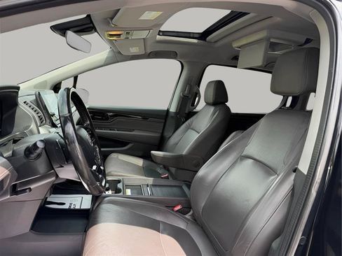 Used 2018 Honda Odyssey Elite image 16