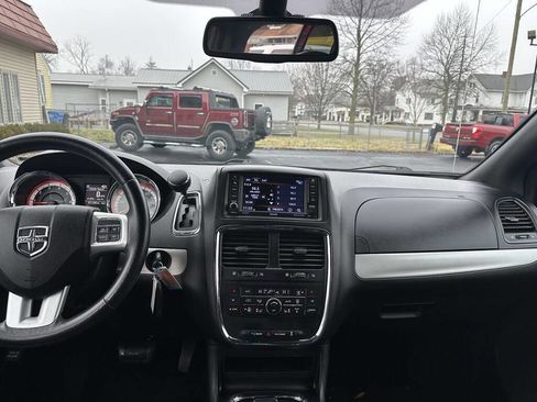 Used 2019 Dodge Grand Caravan GT image 29