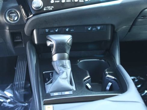 Used 2025 Lexus ES 300h w/ Premium Package FWD image 14