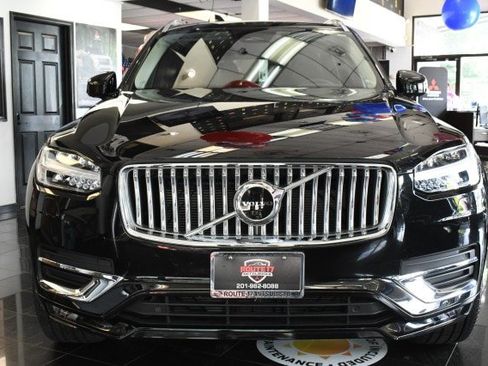 Used 2023 Volvo XC90 B6 Plus AWD/4WD image 2