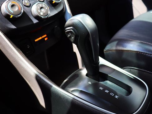 Used 2019 Chevrolet Trax LT w/ LT Convenience Package FWD image 48