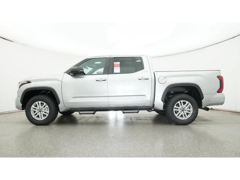 New 2026 Toyota Tundra SR5 AWD/4WD image 18