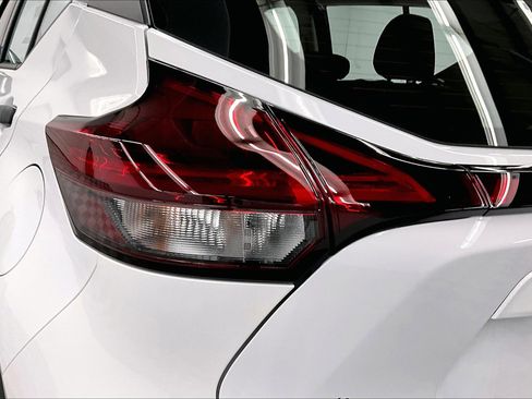 New 2025 Nissan Kicks Play S image 69