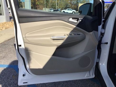 Used 2016 Ford Escape Titanium w/ Equipment Group 301A image 8