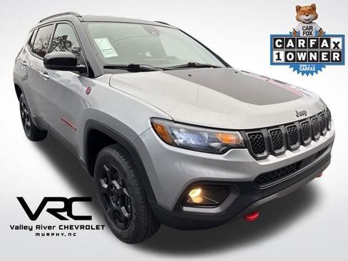 Used 2023 Jeep Compass Trailhawk AWD/4WD image 1