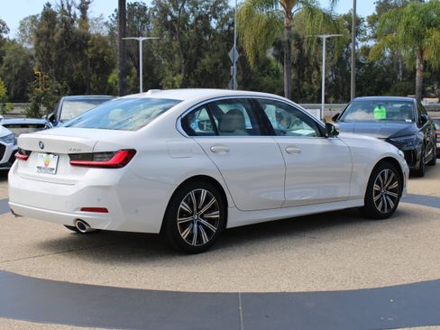 Used 2026 BMW 330i Sedan w/ Convenience Package RWD image 5