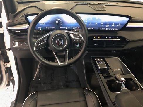 Used 2025 Buick Enclave Preferred image 8