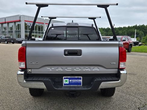 Used 2017 Toyota Tacoma SR5 AWD/4WD image 4