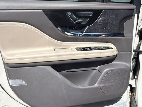 Used 2024 Lincoln Corsair Grand Touring image 12