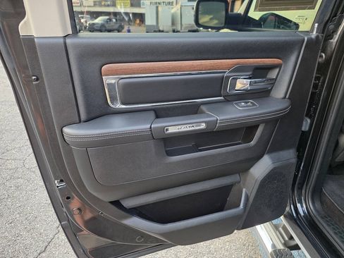 Used 2017 RAM 1500 Laramie w/ Convenience Group AWD/4WD image 23