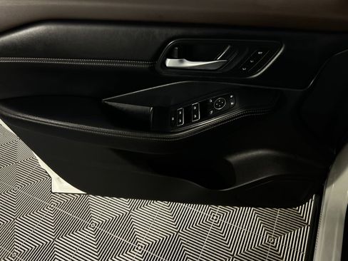 Used 2023 Nissan Rogue SL w/ SL Premium Package image 27