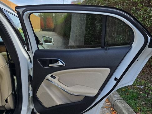 Used 2019 Mercedes-Benz GLA 250 4MATIC image 33