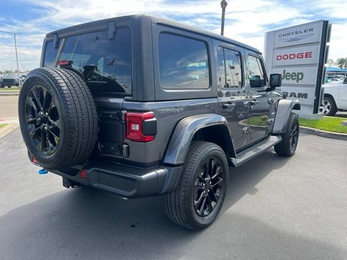 Used 2023 Jeep Wrangler Unlimited Sahara w/ Cold Weather Group AWD/4WD image 17