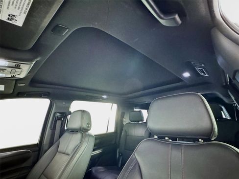 Certified 2021 Chevrolet Suburban RST w/ Luxury Package RWD image 14