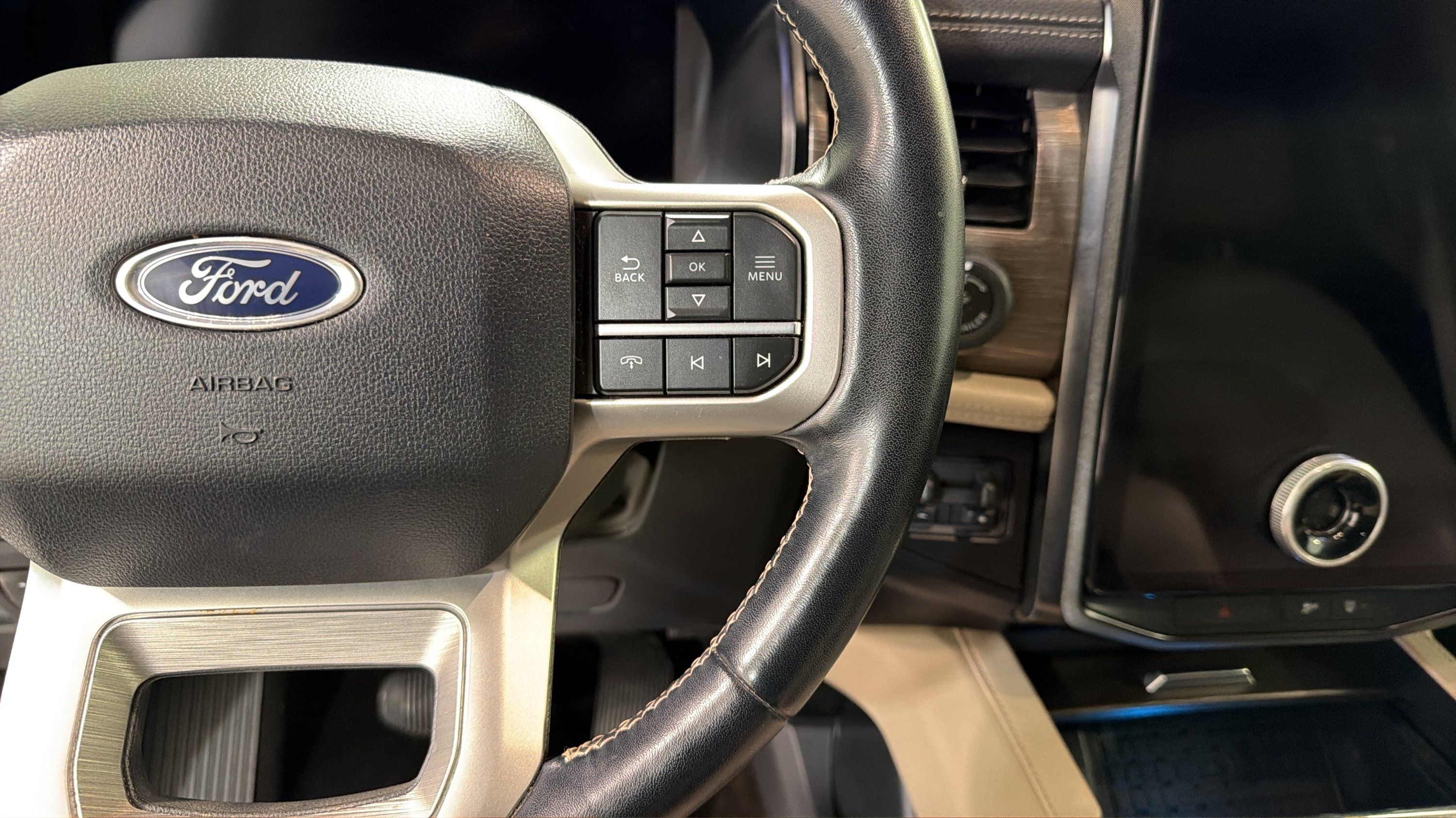 Used 2023 Ford Expedition Limited RWD image 14