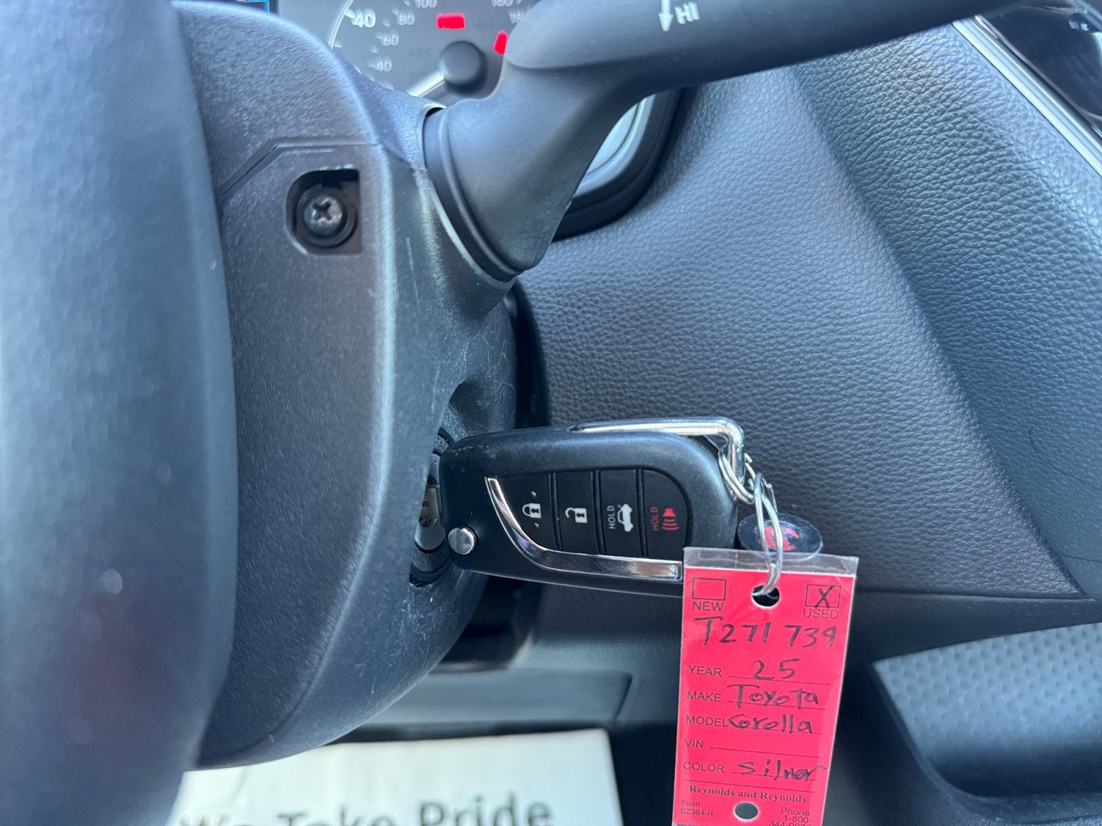Used 2025 Toyota Corolla LE FWD image 5