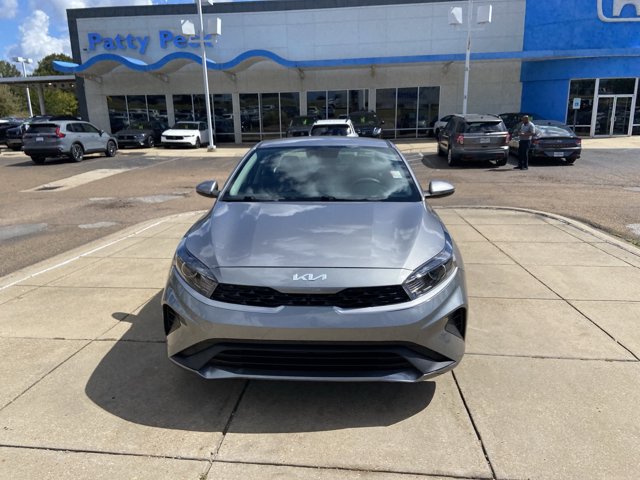 Used 2024 Kia Forte LXS w/ LXS Technology Package FWD image 3