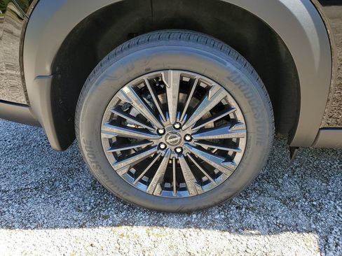 New 2026 Nissan Pathfinder SL w/ SL Premium Package AWD/4WD image 5