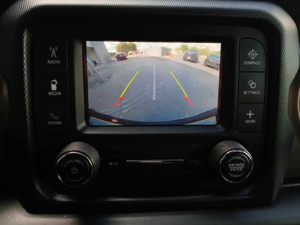 Used 2018 Jeep Wrangler Unlimited Sport S AWD/4WD image 9