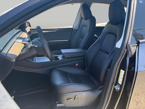 Used 2025 Tesla Model Y Long Range AWD/4WD image 7