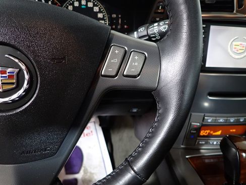 Used 2005 Cadillac XLR RWD image 25