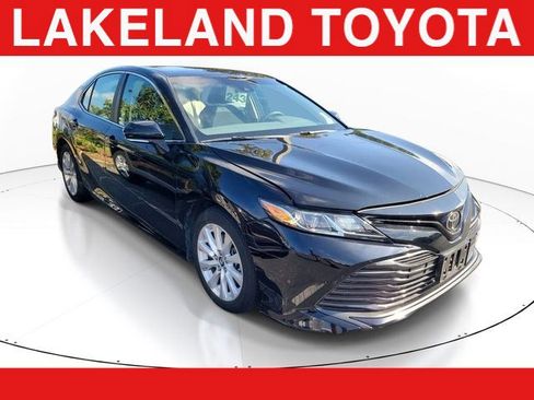 Used 2018 Toyota Camry LE w/ Moonroof Package FWD image 1