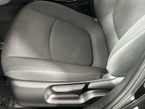 Used 2022 Toyota Corolla LE FWD image 12