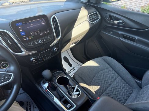 Used 2022 Chevrolet Equinox LT image 16