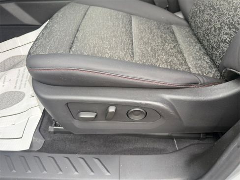 Certified 2024 Chevrolet Colorado Z71 w/ Z71 Convenience Package 2 image 13