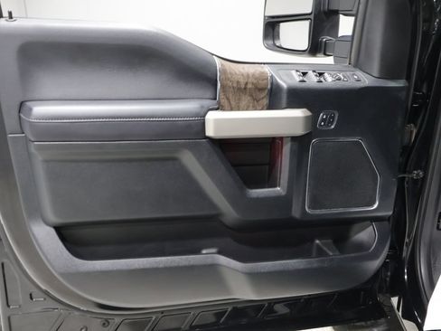 Used 2018 Ford F250 Lariat w/ Lariat Ultimate Package AWD/4WD image 12