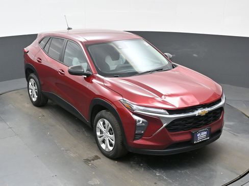 Used 2024 Chevrolet Trax LS w/ Driver Confidence Package image 37