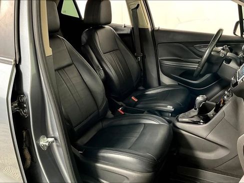 Used 2023 Buick Encore GX Essence w/ Experience Buick Package image 7