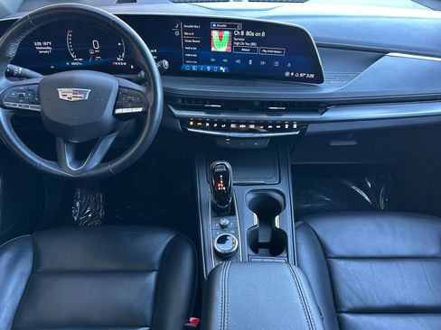 Used 2024 Cadillac XT4 Premium Luxury image 16