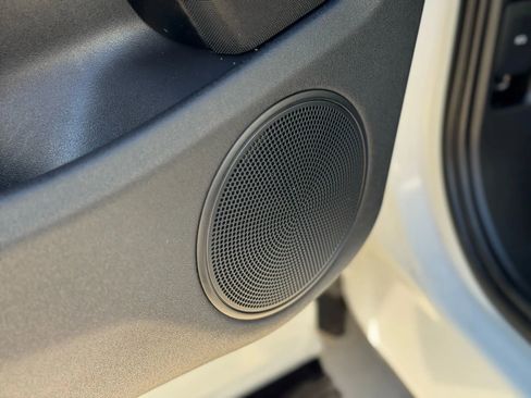 Used 2020 Land Rover Range Rover Evoque SE image 13